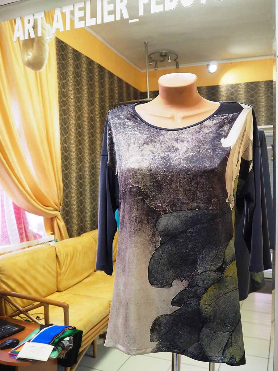 Блузка с округлым вырезом из вискозного трикотажа