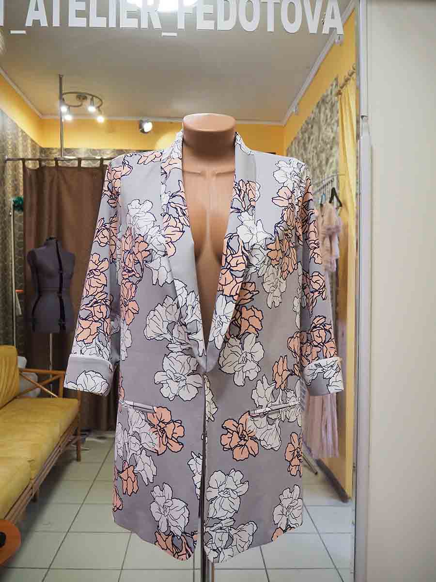 Частичный перекрой женского пиджака