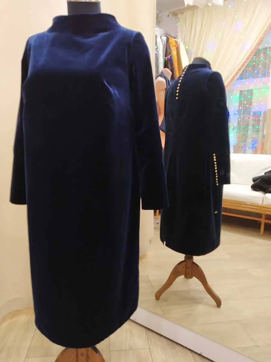 Изысканное платье из бархата