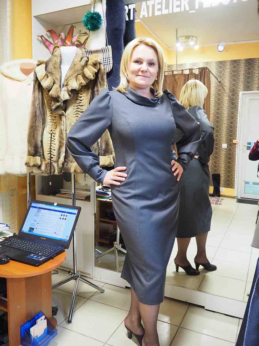 платье прилегающего силуэта