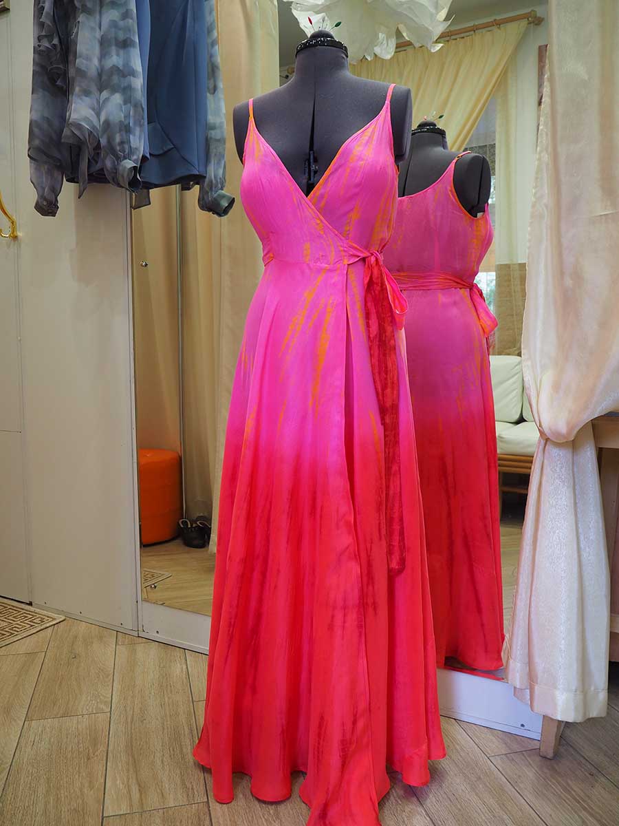 Подгонка шелкового сарафана