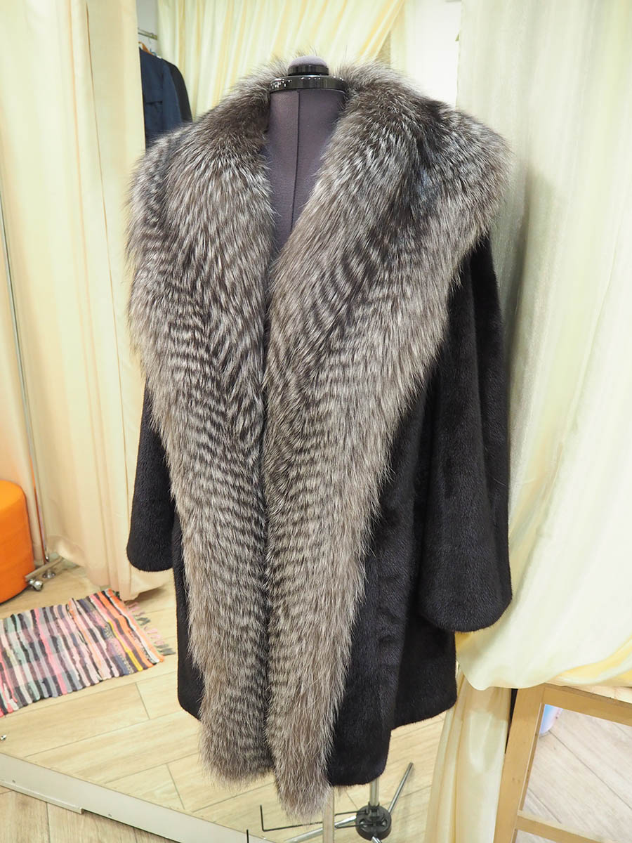 Пошив пальто из меха скандинавской норки и чернобурой лисы