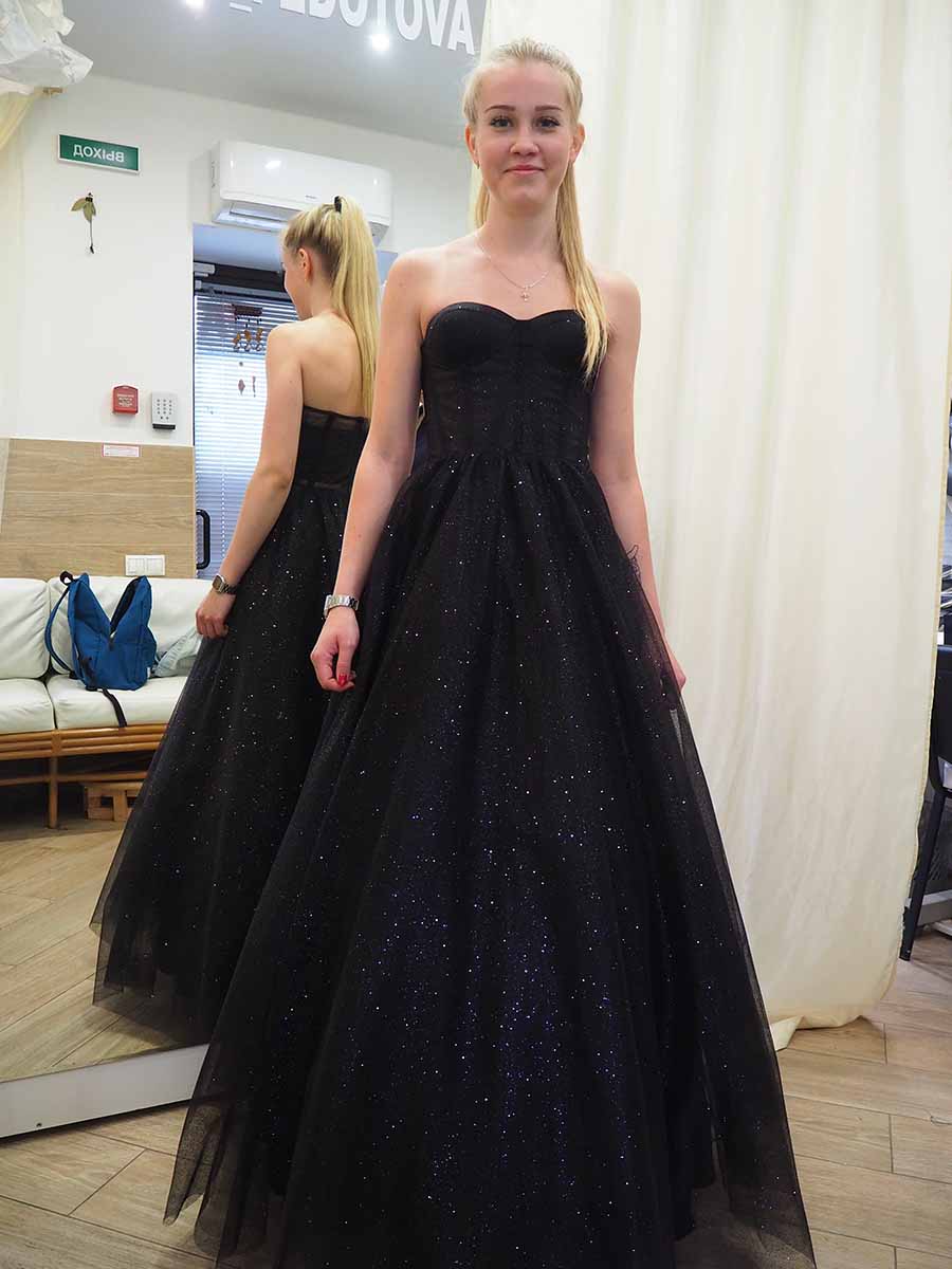 Пышный вечерний наряд