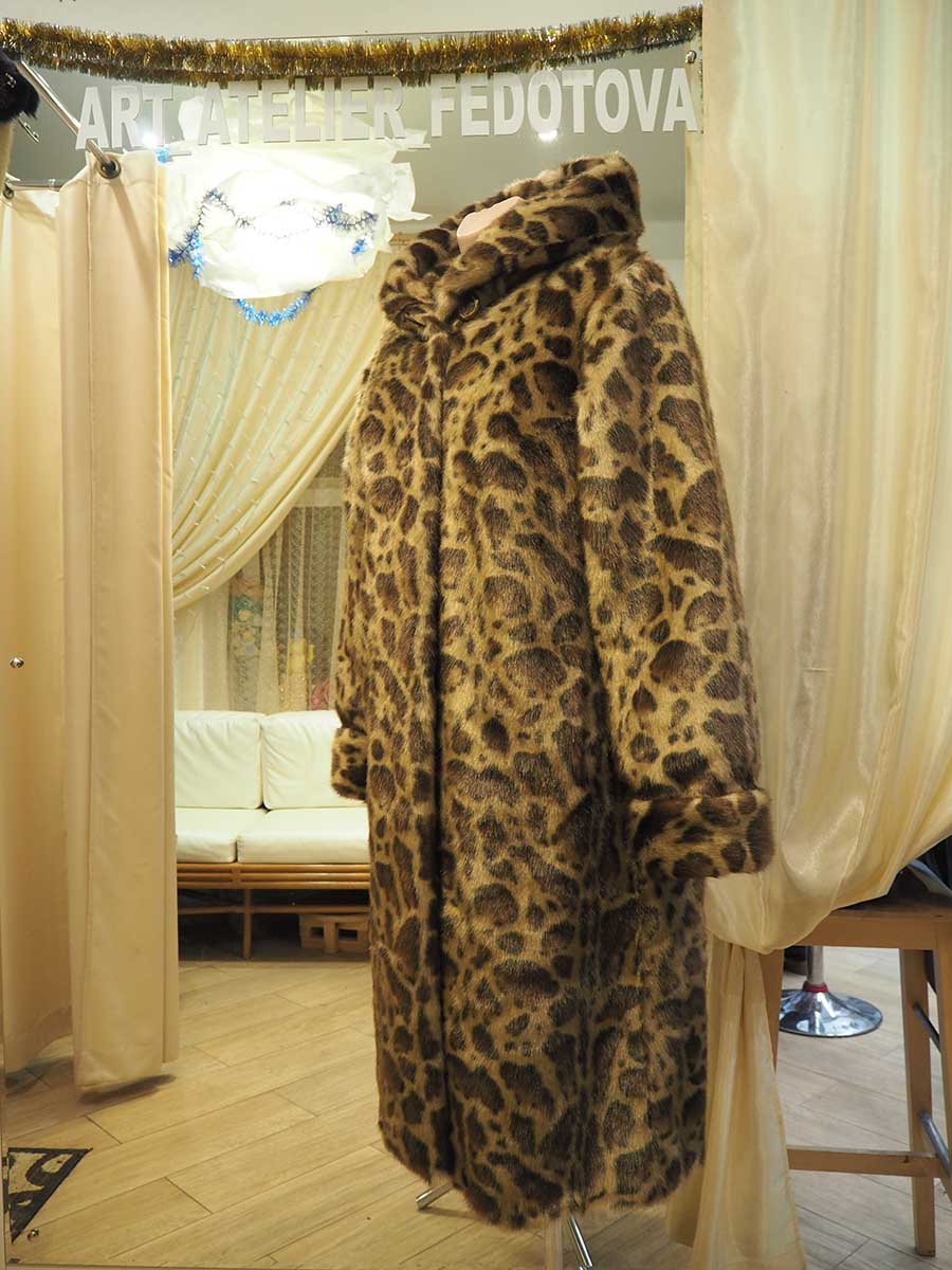 Шуба из искусственного меха
