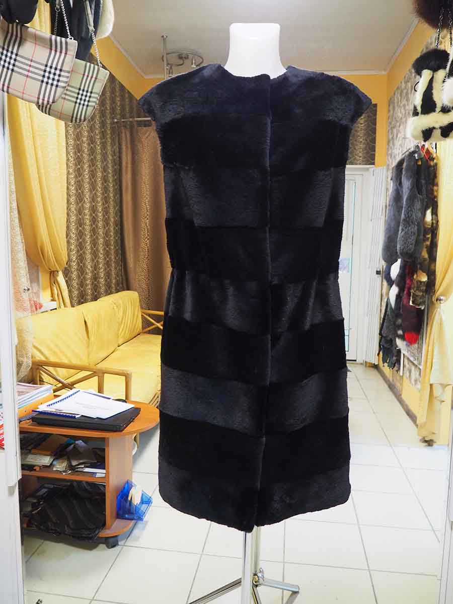 Жилет удлиненный из меха